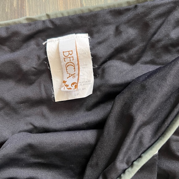 BECCA Mia Circuit color block bikini top D bottom small. Stripe - Picture 7 of 7